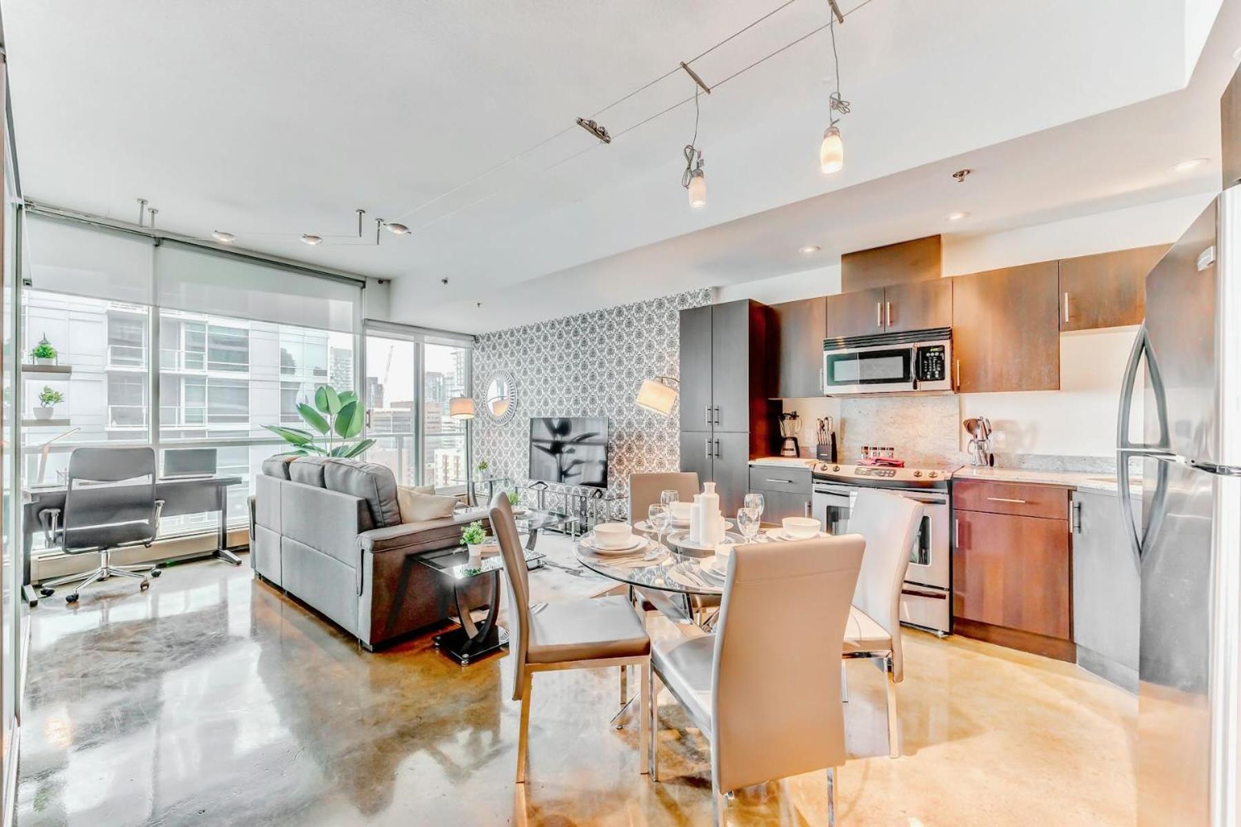 Luxury 2Br Condo - King Bed - Stunning City Views YYC Eksteriør billede