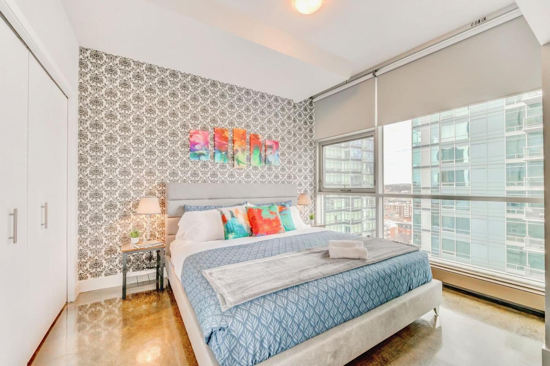 Luxury 2Br Condo - King Bed - Stunning City Views YYC Eksteriør billede
